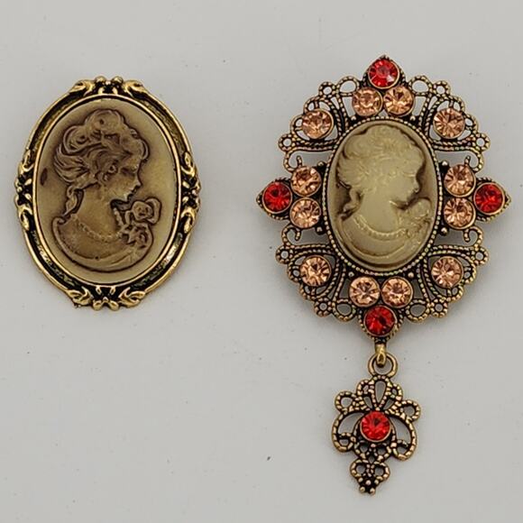 Elegant Embossed Cameo Brooch Vintage Style With Bonus Matching Cameo Brooch - Picture 8 of 8